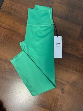 ALO Yoga 7/8 High Waist Airlift Leggings
